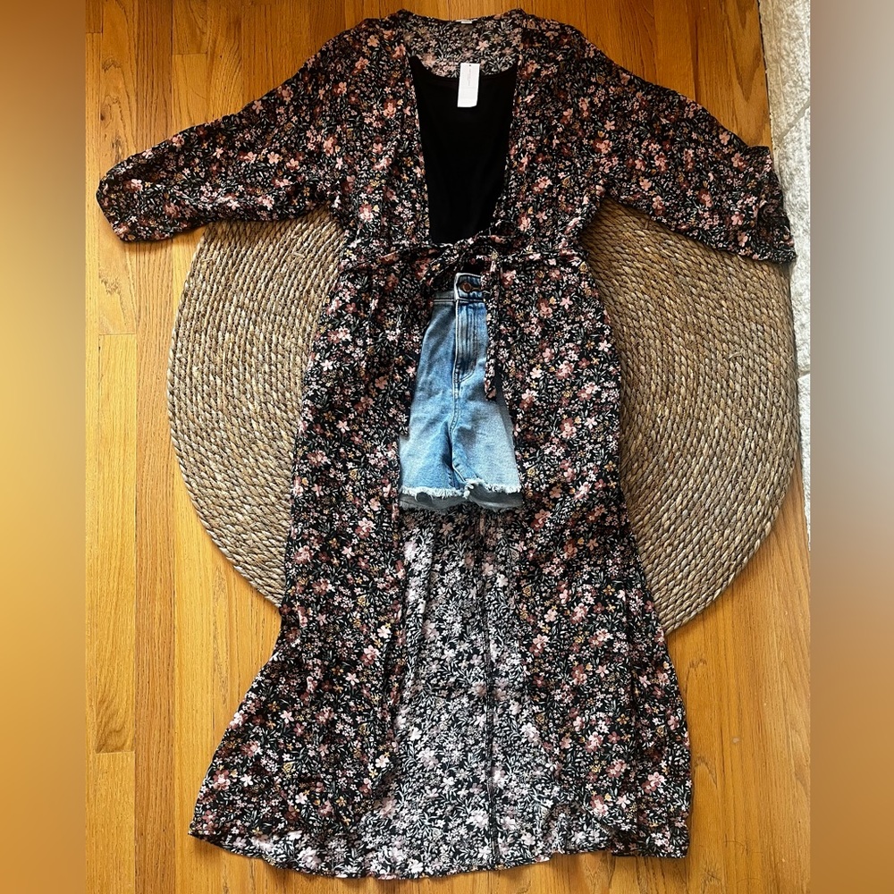American Eagle Outfitters Black Floral Long Duster
